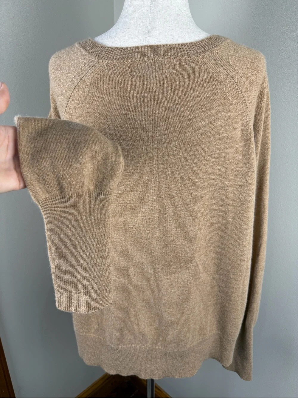 J.Crew 100% Cashmere Sweater Tan Camel Crewneck Pullover Size M